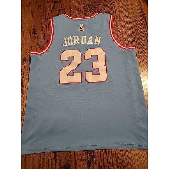 Michael Jordan Chicago Bulls Jersey Youth Size XL 18-20 NBA Basketball Boys - Picture 8 of 8
